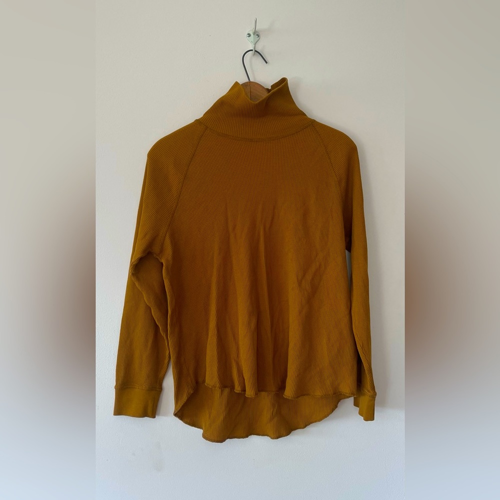 Everlane waffle turtle neck